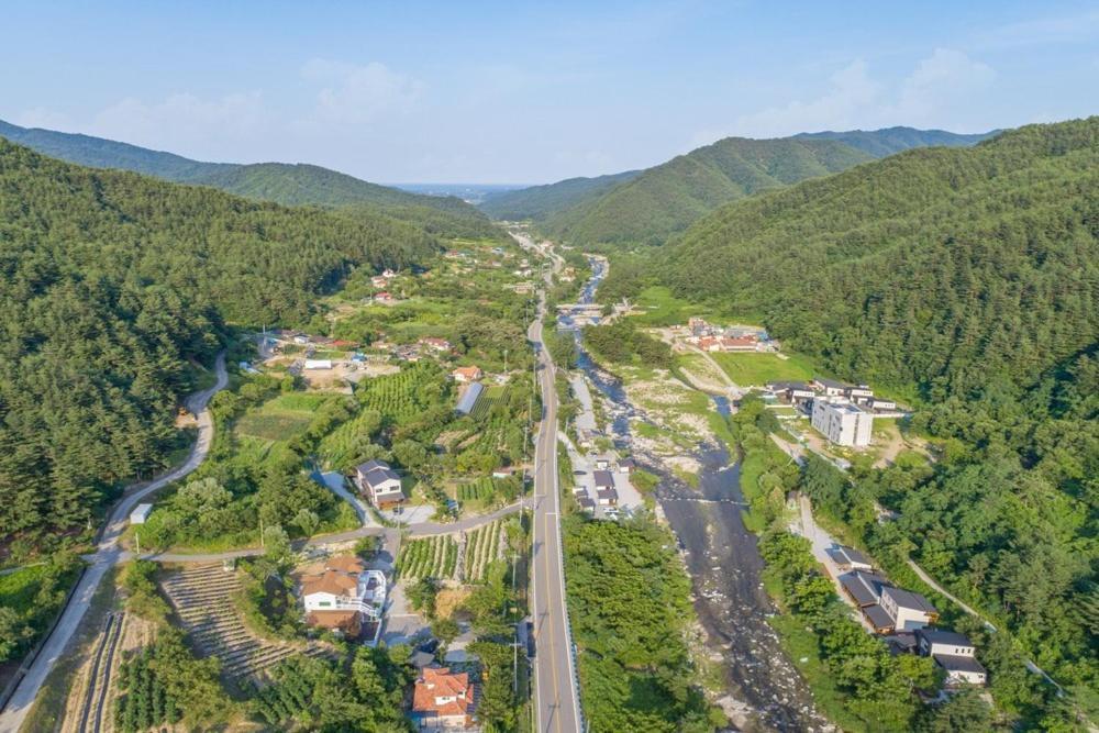 Gangneung Chunja Yeoinsook Hotel Екстериор снимка