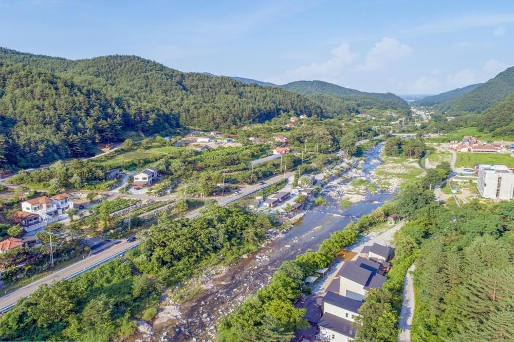 Gangneung Chunja Yeoinsook Hotel Екстериор снимка